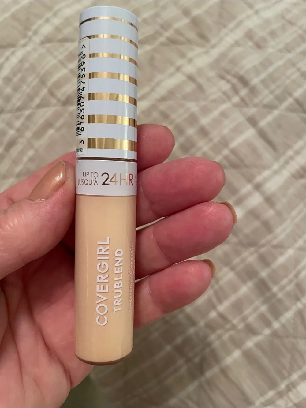 COVERGIRL TruBlend Liquid Concealer - porcelain with Gold-Trim Cap